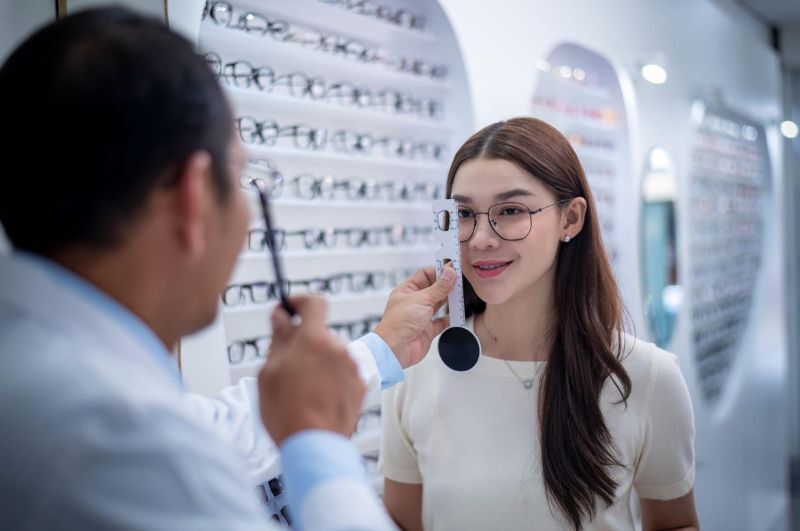 Kiểm tra thị lực định kỳ giúp theo dõi và cải thiện mắt 8/10