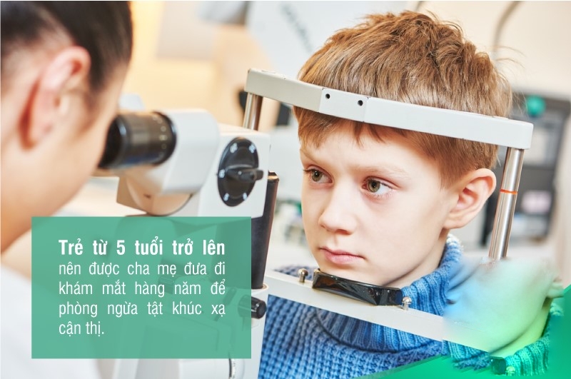 khám mắt định kỳ cho trẻ