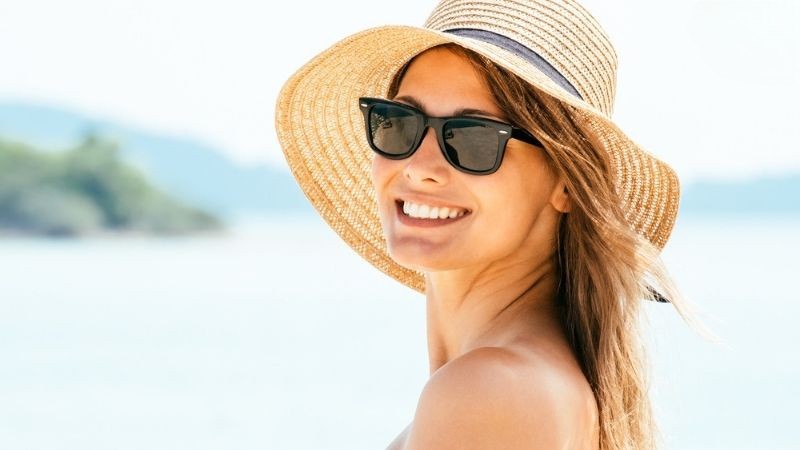 Đeo kính chống tia cực tím là bí kíp giúp bảo vệ mắt nói chung và thủy tinh thể nói riêng