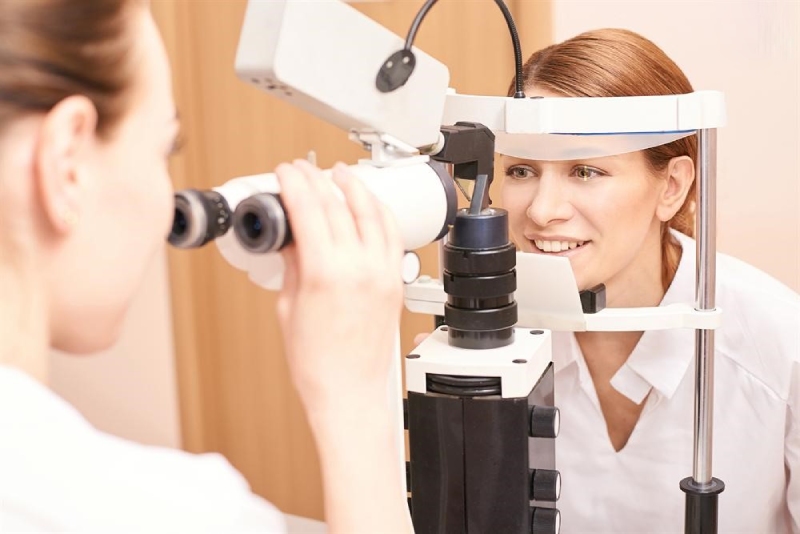 cách đo khúc xạ mắt