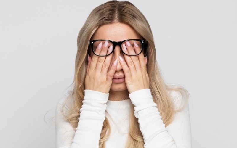 khô mắt nên ăn gì