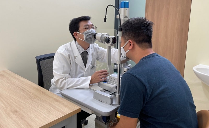 Hội chứng thị giác màn hình tăng cao do đại dịch