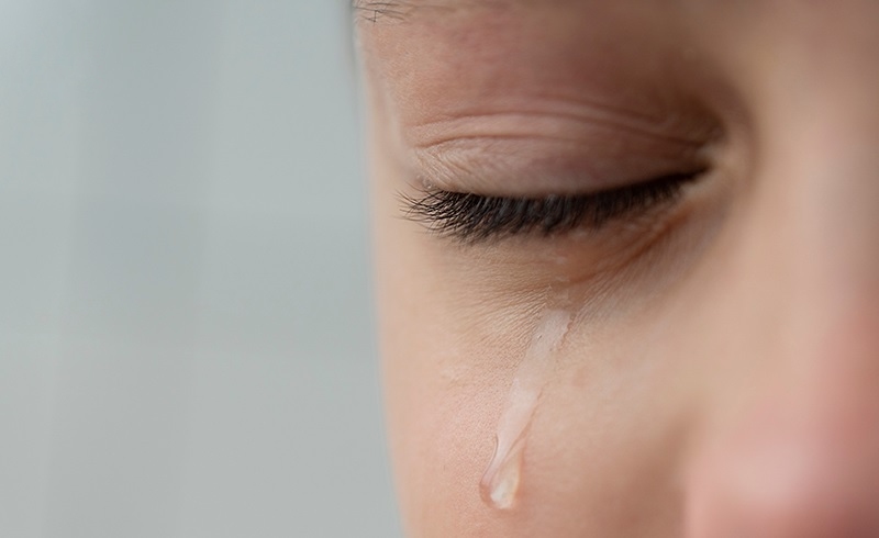 Trẻ em bị chảy nước mắt sống: Nguyên nhân và cách chữa trị