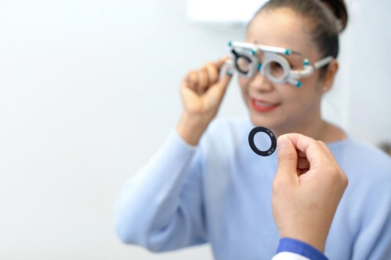 chẩn đoán thoái hòa hoàng điểm