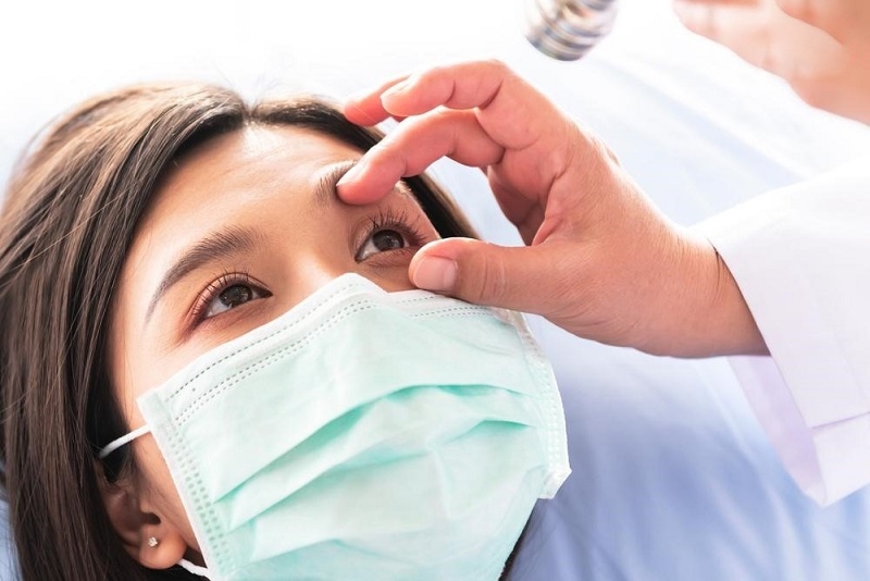 Đục thủy tinh thể ở người trẻ tuổi: Nguyên nhân và cách ngăn ngừa