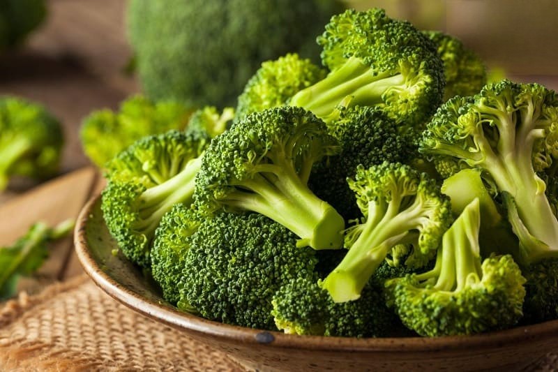 Súp lơ chứa nhiều chất dinh dưỡng tốt cho mắt như vitamin A, lutein và zeaxanthin. Vitamin A giúp bảo vệ võng mạc và thị lực mắt