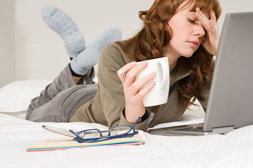 Ngủ dậy mắt bị mờ nguyên nhân do đâu? Làm sao cải thiện?