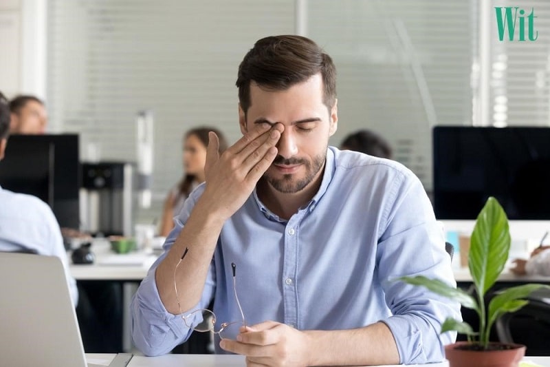 10 triệu chứng khô mắt nguy hiểm và phổ biến bạn cần biết
