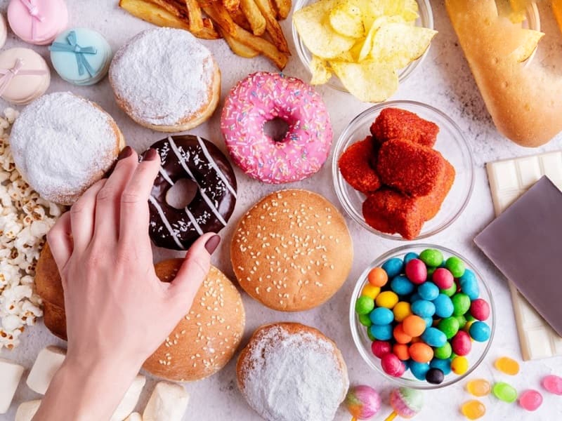 không nên ăn nhiều đồ ngọt