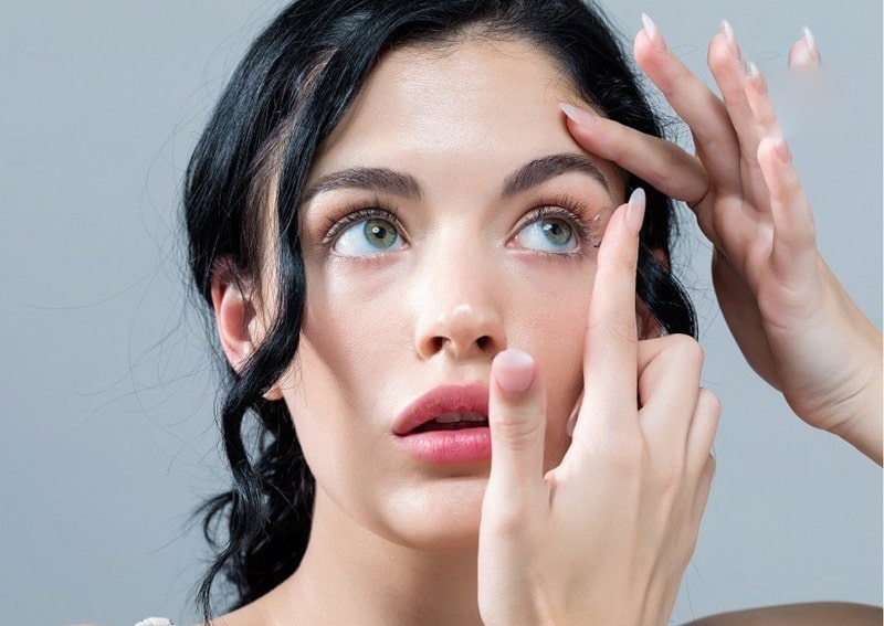 vì sao bị ngứa mắt trái theo giờ