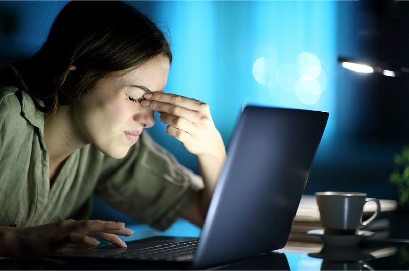 hạn chế tiếp xúc ánh sáng xanh