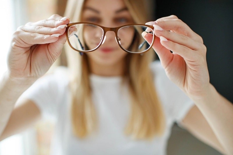 thoái hóa võng mạc cận thị là gì