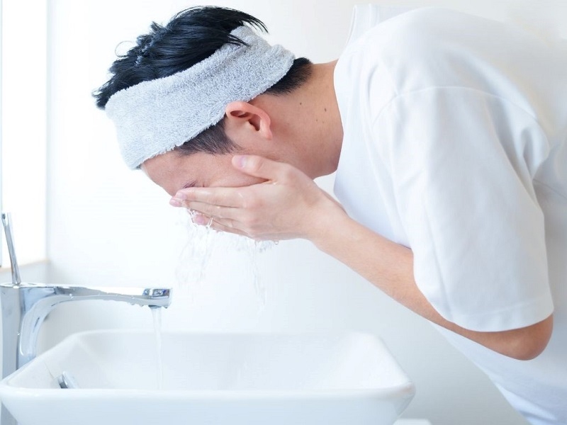 rửa mặt đúng cách