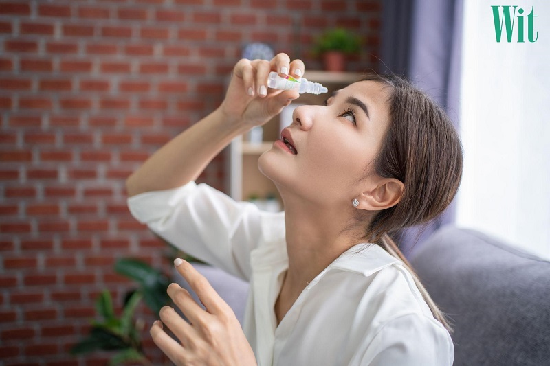 Sử dụng thuốc nhỏ mắt