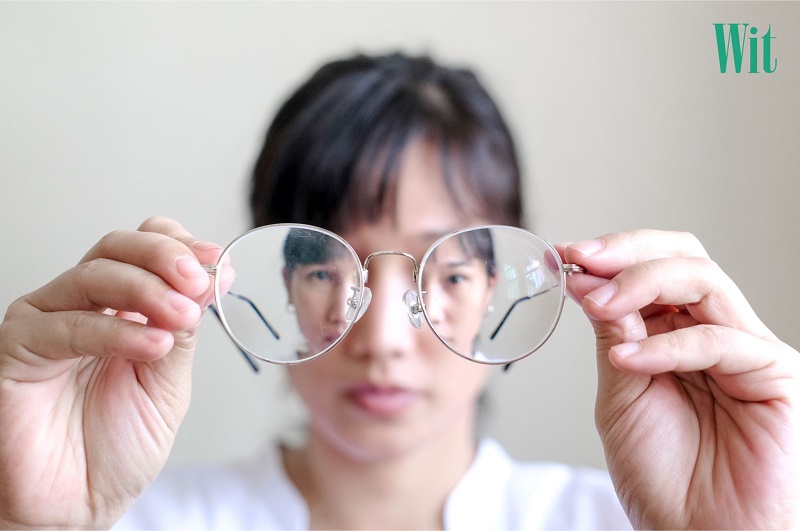 Do cấu trúc của kính cận