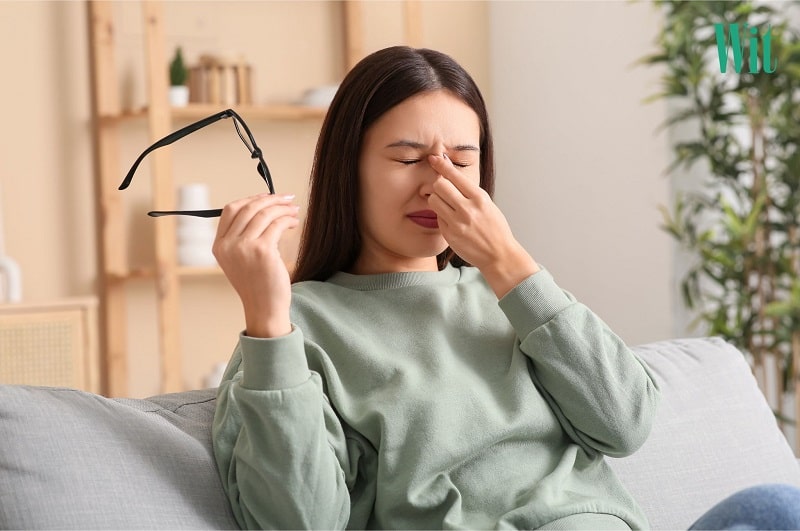 Những biến chứng nguy hiểm khi đeo kính cận nhìn vật bị cong