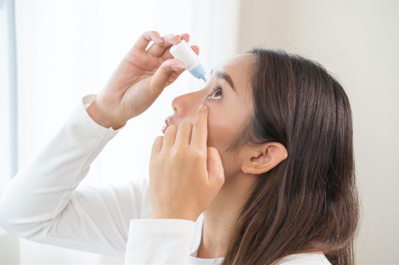 trẻ em cần nhỏ mắt thường xuyên