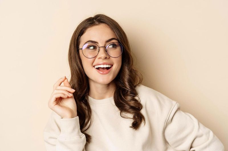 1 đến 3 ngày là mắt có thể quen dần