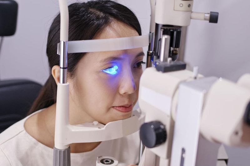 Khám mắt định kỳ 